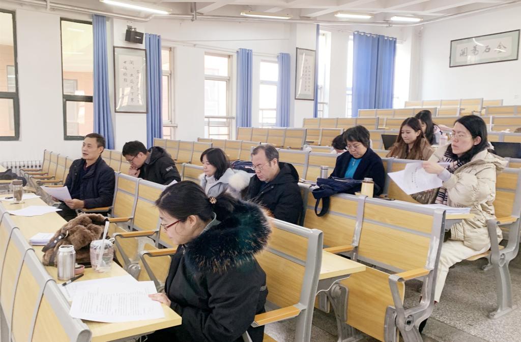bat365官网平台2020级国际商务研究生论文开题答辩顺利举行