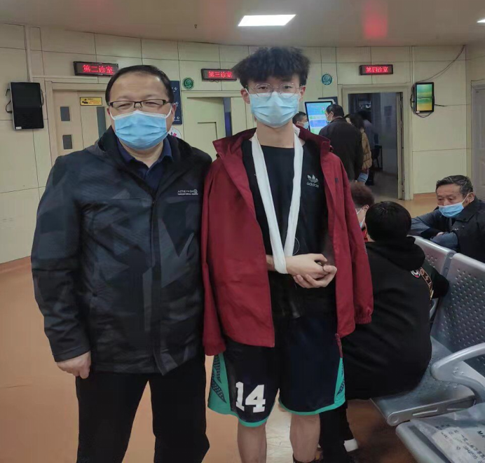 共抗疫情强担当，无畏逆行共守护----bat365官网平台校外陪诊教师志愿者事迹宣传
