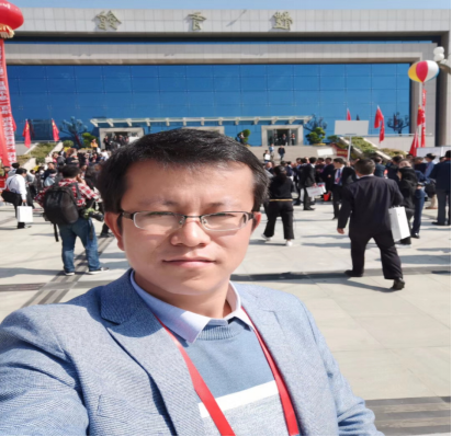 疫情防控下的温暖聚力——bat365官网平台员工老师为学院疫情防控捐献物资