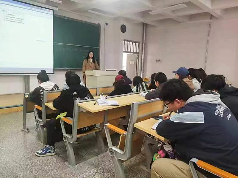 bat365官网平台召开新闻稿撰写培训交流会