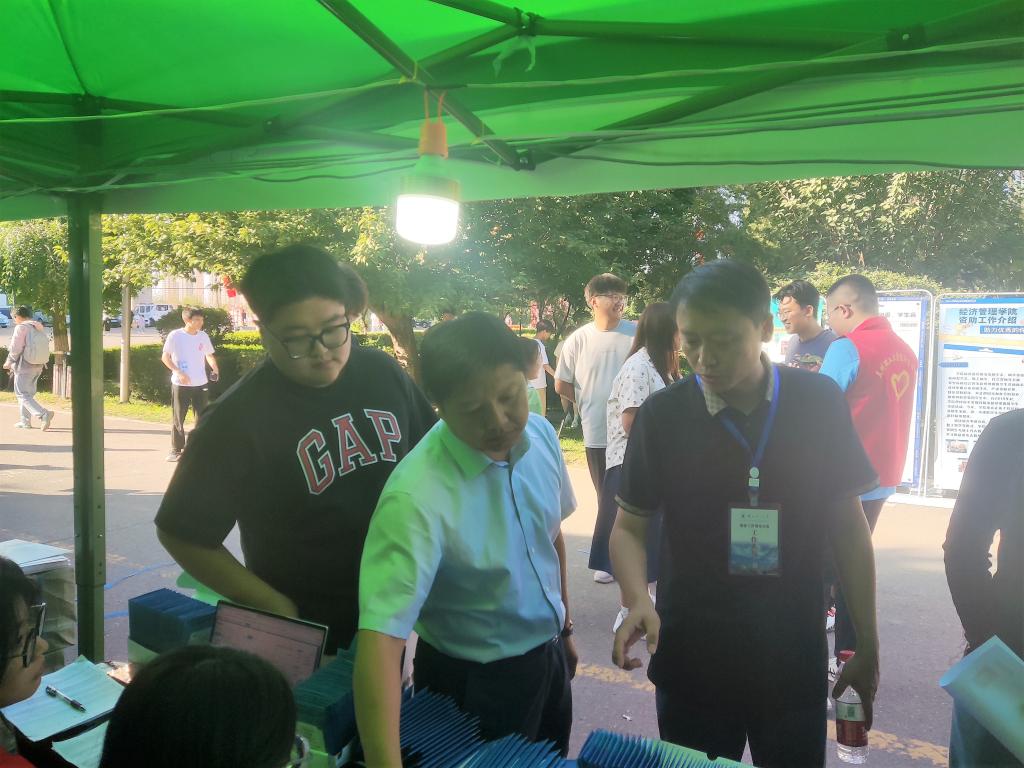bat365官网平台2023级迎新工作圆满结束