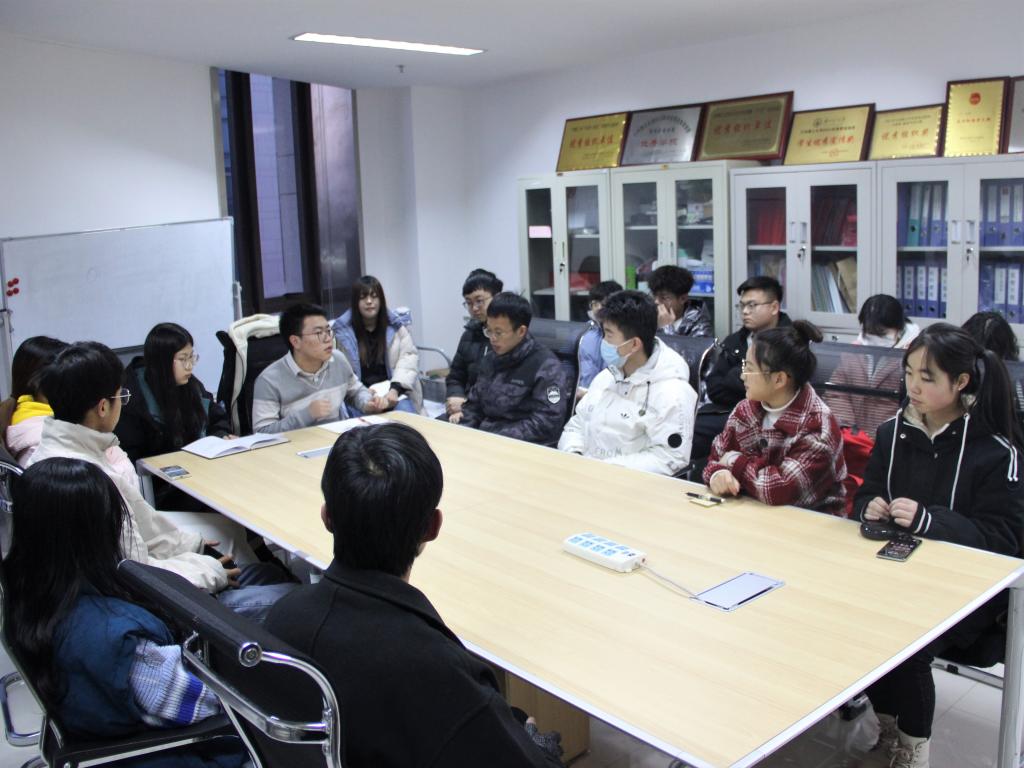 把服务做到实处，切实推动社团建设——bat365官网平台成功举办社团负责人交流大会
