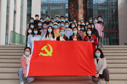 清洁校园，同心抗疫---bat365官网平台员工党总支开展主题党日活动